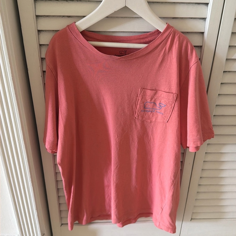 Vineyard vine boys T-shirt, size medium 8/10 in salmon color worn a few times